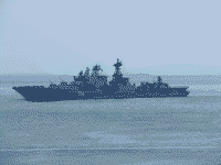 Большой противолодочный корабль "Адмирал Трибуц" на параде на День ВМФ, 30 июля 2006 года 13:15