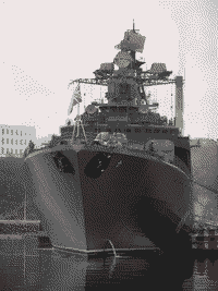 Большой противолодочный корабль "Североморск" у причала в Североморске, 13 октября 2006 года 16:08