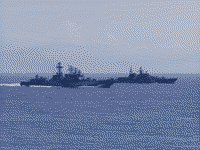 Большой противолодочный корабль "Адмирал Левченко" и эскадренный миноносец "Настойчивый", 28 июня 2003 года