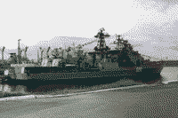 Большой противолодочный корабль "Адмирал Левченко" в Североморске, 1990-е годы