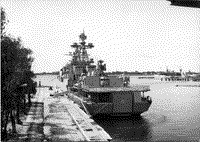 Большой противолодочный корабль "Адмирал Харламов" в Балтийске, 1989 год