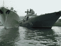 БПК "Адмирал Пантелеев" во Владивостоке, 20 июля 2005 года 08:12