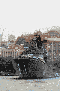 Большой противолодочный корабль "Адмирал Пантелеев" во Владивостоке на День Флота, 30 июля 2006 года 10:59