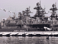 Большой противолодочный корабль "Адмирал Пантелеев" у 33-го причала во Владивостоке, 21 мая 2008 года 10:33
