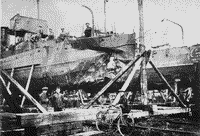 Посыльное судно "№ 218" (бывший миноносец, тип "Циклон") после подрыва на мине, 1915 год