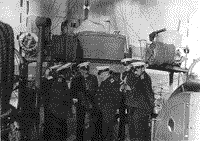 Адмирал Н.О. Эссен с офицерами на борту эскадренного миноносца "Пограничник"