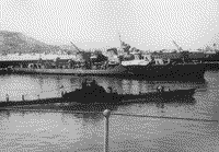 Лидер "Ташкент" и подводная лодка Щ-212 в Поти, 1942 год