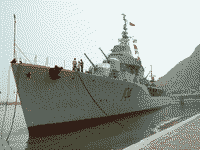 Китайский эсминец "Тайюань" (бывший "Ретивый") в качестве музея в городе Далянь (Дальний), 13 сентября 2003 года 12:03