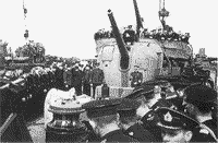 Вручение наград морякам "Соообразительного", 1943 год