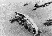 Большой противолодочный корабль проекта 57-А "Бойкий" на камнях у берегов Норвегии, 1989 год