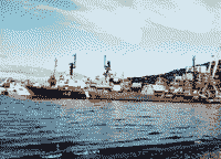 Пограничный сторожевой корабль "Воровский" Авачинская бухта, причал фирмы "Пасифик Нетворк", 24 сентября 2003 года