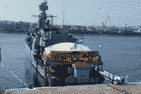 Фрегат "Гетман Сагайдачный" в Севастополе во время визита американского разведывательного корабля "Патфайндер", 6 сентября 2008 года 08:59
