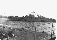 Сторожевой корабль "Бодрый" в Балтийске после столкновения с другим СКР идет в Калининград на ремонт, осень 1974 года