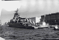 Сторожевой корабль "Свирепый" в Ленинграде, 8 мая 1990 года