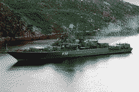 Сторожевой корабль "Легкий" в Екатерининской гавани, 1997 год