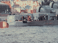 Поврежденный сторожевой корабль "Неукротимый" на Неве, 30 июля 2005 года 15:37