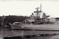 Сторожевой корабль пр 1135 "Летучий" в морском порту, Петропавловск-Камчатский, сентябрь 2000 года
