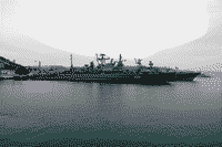 Сторожевой корабль "Пытливый" у 12 причала в Севастополе, 3 февраля 2007 года 08:38