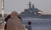 Сторожевой корабль "Неустрашимый" проходит Суэцкий канал, 21 октября 2008 года