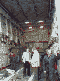 В ангаре сторожевого корабля "Стерегущий", 28 мая 2007 года