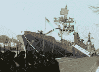 Фрегат "Табар" передан ВМС Индии, Калининград 19 апреля 2004 года 09:19