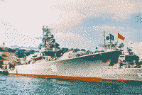 Сторожевой корабль "Ладный" и украинский фрегат "Гетман Сагайдачный" в Севастополе, 1996 год