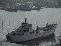 Большой десантный корабль "Николай Фильченков" в Севастополе, 16 апреля 2008 года 09:22