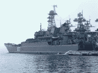 Большой десантный корабль "Пересвет" во Владивостоке после возвращения из похода, 24 июня 2006 года 12:31