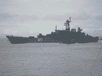 Большой десантный корабль "Пересвет" на День Флота, 27 июля 2008 года