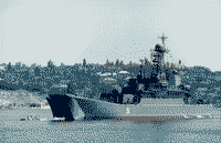Большой десантный корабль "Азов" в Севастополе на параде по случаю Дня ВМФ