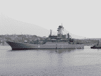 Большой десантный корабль "Азов" в Севастополе, 11 апреля 2007 года 10:06