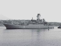 Большой десантный корабль "Азов" в Севастополе, 11 апреля 2007 года 10:06