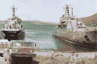Большие десантные корабли "БДК-182" и "БДК-91", 1990-е годы