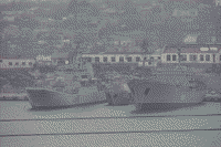 Большой десантный корабль "Константин Ольшанский" у Куриной стенки в Северной бухте Севастополя, 21 января 2008 года 14:46