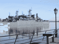 Большой десантный корабль"Георгий Победоносец" в Североморске, 21 июля 2006 года 09:37