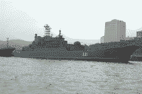 Большой десантный корабль "Александр Отраковский" у причала в Североморске, 29 июля 2006 года 12:32