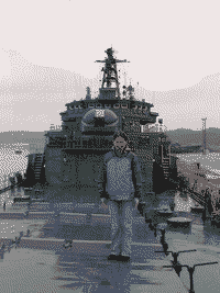 На палубе большого десантного корабля "Александр Отраковский" у причала в Североморске, 14 октября 2006 года 13:17