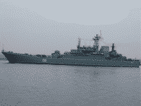 Большой десантный корабль "Ямал" в Донузлаве, 17 мая 2004 года