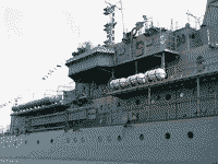 Большой десантный корабль "Ямал" у Минной стенки в Севастополе, 2008 год