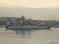 Большой десантный корабль "Ямал" в Севастополе, 15 декабря 2006 года
