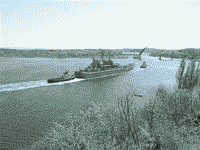 Большой десантный корабль "Ямал" в Николаеве, 4 мая 2010 года