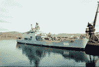 Большой десантный корабль "Митрофан Москаленко" в Североморске, 1990-е годы