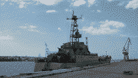 Средний десантный корабль "Кировоград" у стенки в Севастополе