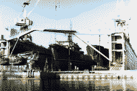 Морской тральщик пр. 266М "Вице-адмирал Жуков" в доке, июль 1996 года