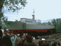 Морской тральщик пр. 02668 "Вице-адмирал Захарьин" перед спуском, 26 мая 2006 года 13:58