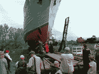Морской тральщик пр. 02668 "Вице-адмирал Захарьин" перед спуском, 26 мая 2006 года 13:33