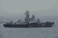 Малый ракетный корабль "Штиль" во время буксировки в Северной бухте Севастополя, 23 января 2008 года 15:53