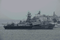 Малый ракетный корабль "Штиль" во время буксировки в Южной бухте Севастополя, 23 января 2008 года 15:55