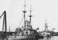 Линейные корабли "Евстафий" и "Пантелеймон" у стенки Севморзавода. 1915 год