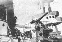 Повреждения надстроек "Джулио Чезаре" от попадания 381-мм снарядов с линкора "Уорспайт" в бою 9 июля 1940 года